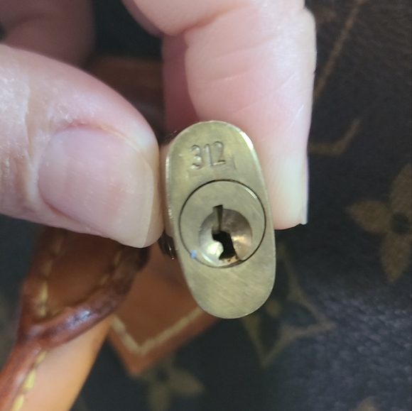 ✅️Authentic✅️ Alma PM - Picture 3 of 16